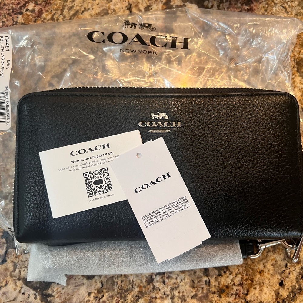 NWT (detached) Coach BLACK PBL LONG ZIP WALLET/wristlet Lots of card slots!